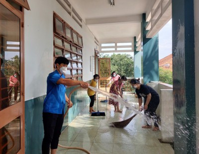 Tuổi trẻ Nguyễn Văn Cừ ra quân "Ngày thứ 7 tình nguyện"