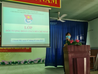 Lớp Cảm tình đoàn cho học sinh khối 9 và chương trình góp quỹ "Thắp sáng ước mơ" năm học 2021-2022