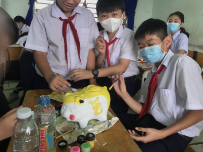 Hoạt động trải nghiệm thi trang trí heo đất năm học 2021-2022