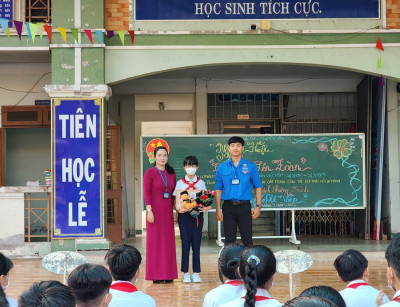 Ngày hội tiến bước lên Đoàn và công nhận hoàn thành chương trình rèn luyện Đội viên năm học 2022-2023