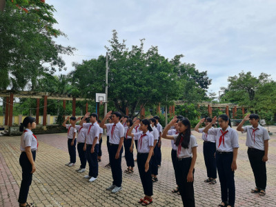 Liên đội THCS Nguyễn Văn Cừ tổ chức hội thi “Nghi thức đội” năm học 2022-2023