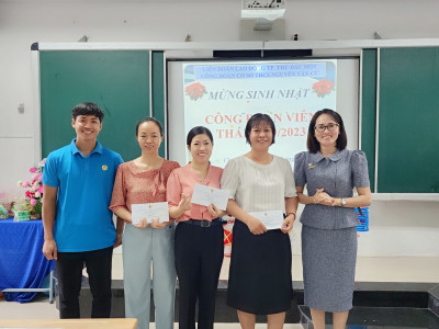 Công đoàn trường tổ chức tặng quà sinh nhật cho công đoàn viên tháng 09/2023