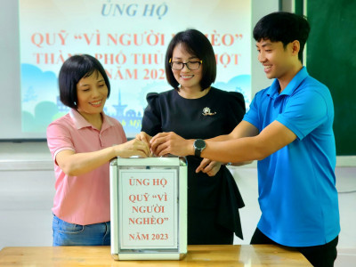 Chung tay ủng hộ Quỹ “Vì người nghèo” thành phố Thủ Dầu Một