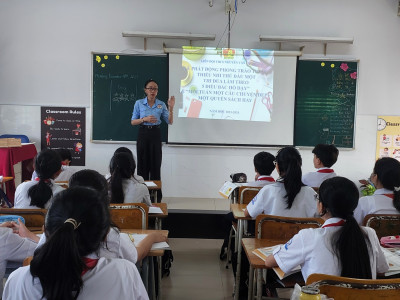 Liên đội THCS Nguyễn Văn Cừ tổ chức lễ phát động phong trào thi đua thiếu nhi Thủ Dầu Một thi đua làm theo 5 điều Bác Hồ dạy và phát động thực hiện "Mỗi tuần một câu chuyện đẹp - Một quyển sách hay"