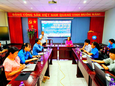 Tham dự hội thảo Chuyển đổi số trong khai thác, sử dụng nguồn tài nguyên thư viện năm học 2024-2025