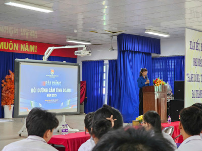 Tổ chức lễ trưởng thành đội, lớp cảm tình đoàn năm học 2024-2025