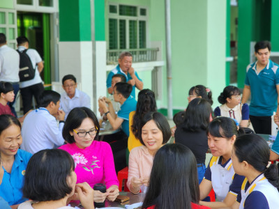 CĐCS trường THCS Nguyễn Văn Cừ duy trì mô hình "Cafe, trà sáng - Trao đổi cùng công đoàn viên"