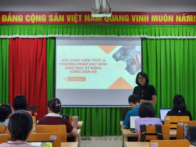 Tập huấn nội dung kiến thức và phương pháp dạy môn giáo dục kỹ năng công dân số và Stem năm học 2025 - 2026