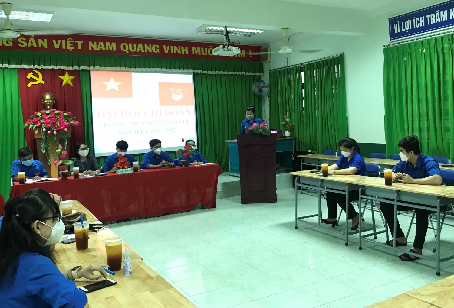 z3047701198649 02b4458194676bd984ca5e145bba0b4d