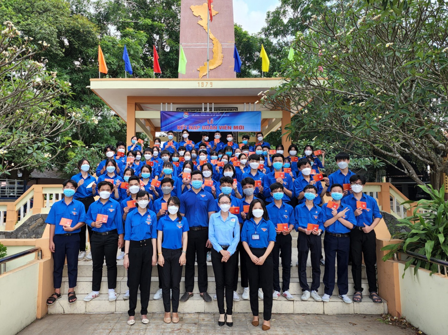 Tổ chức lễ kết nạp đoàn đợt 1 năm học 2021-2022