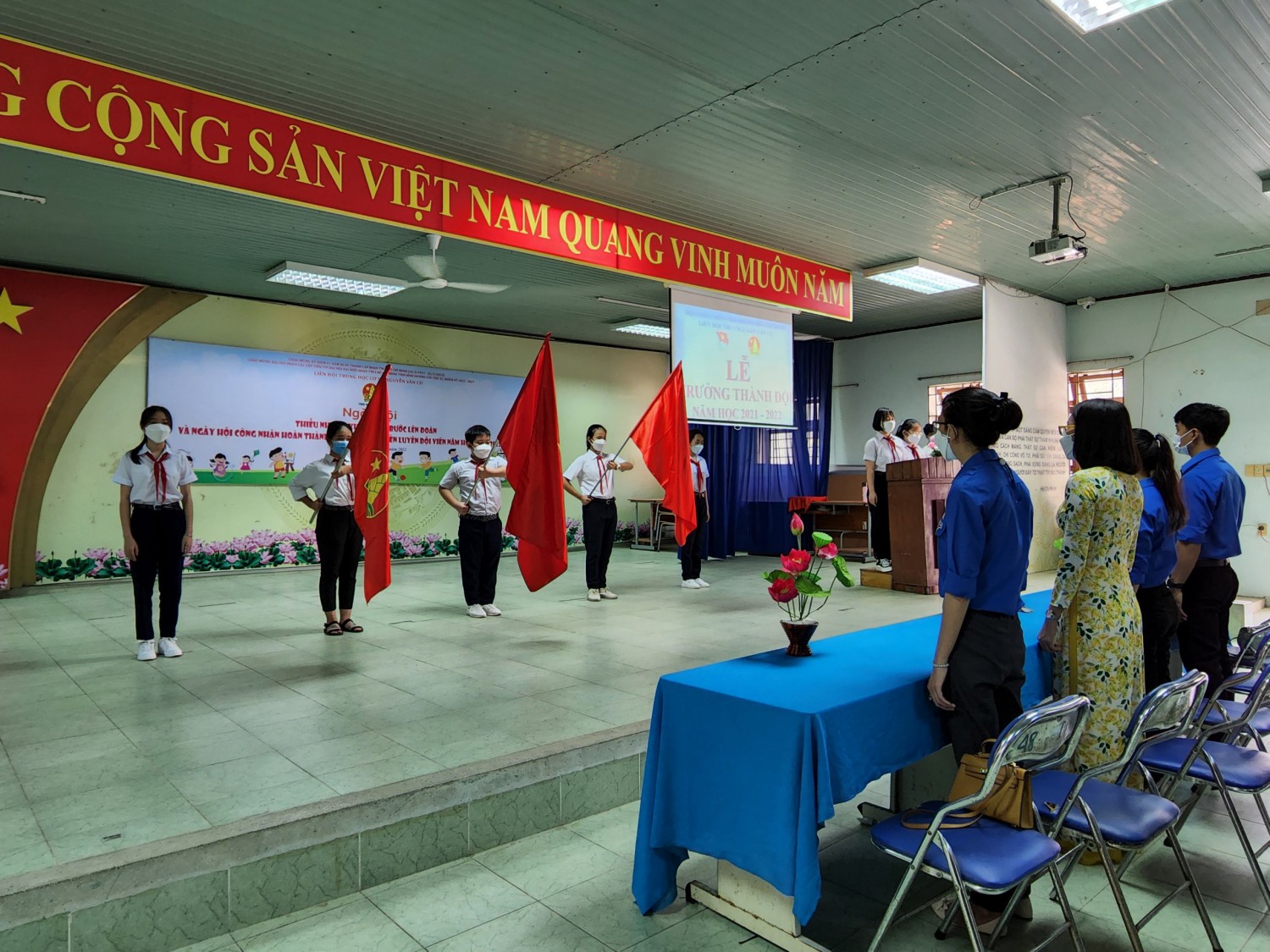 Tổ chức lễ trưởng thành đội viên năm học 2021 - 2022