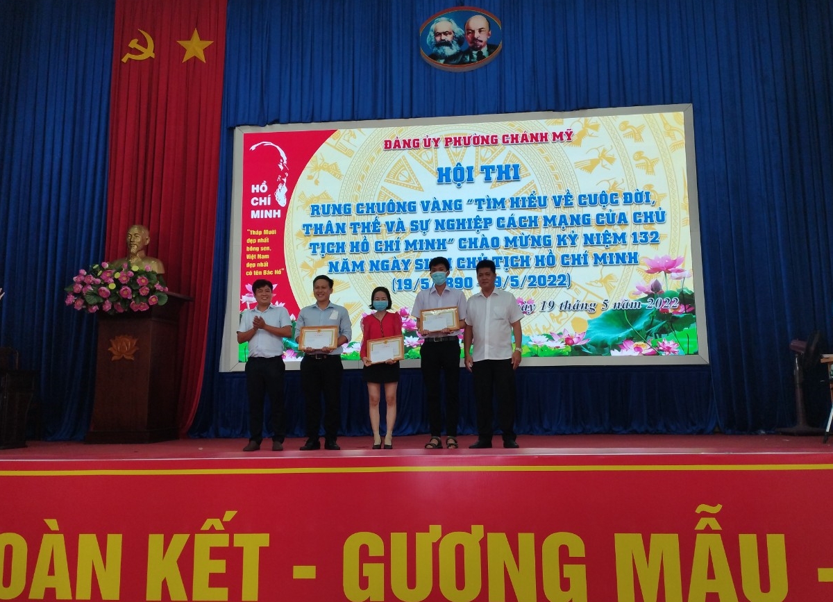 z3425621008137 88922fdbb344f680f7837ccedcc590bb