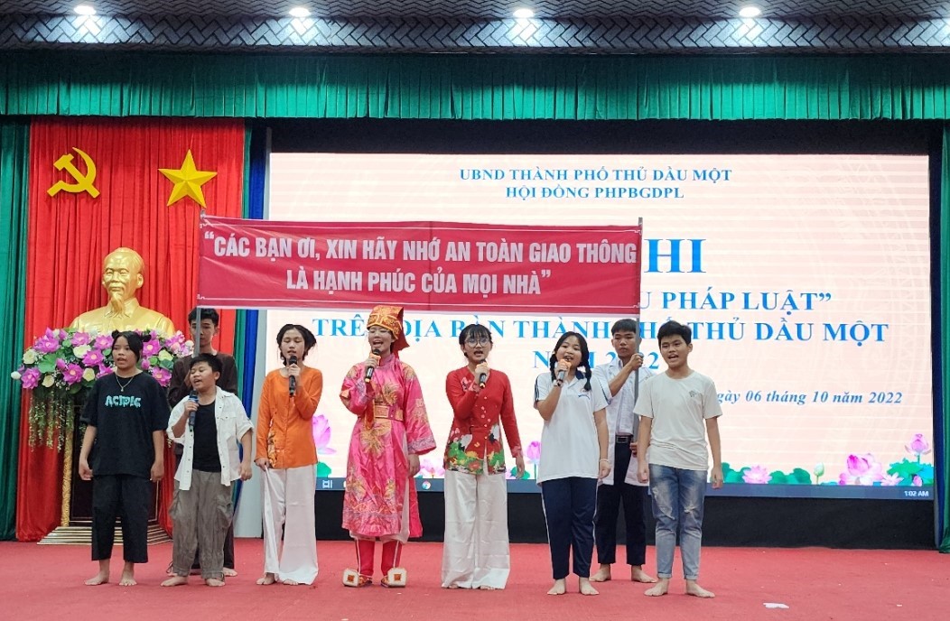 Đạt giải nhì toàn đoàn hội thi "Học sinh tìm hiểu pháp luật" trên địa bàn TP Thủ Dầu Một năm 2022