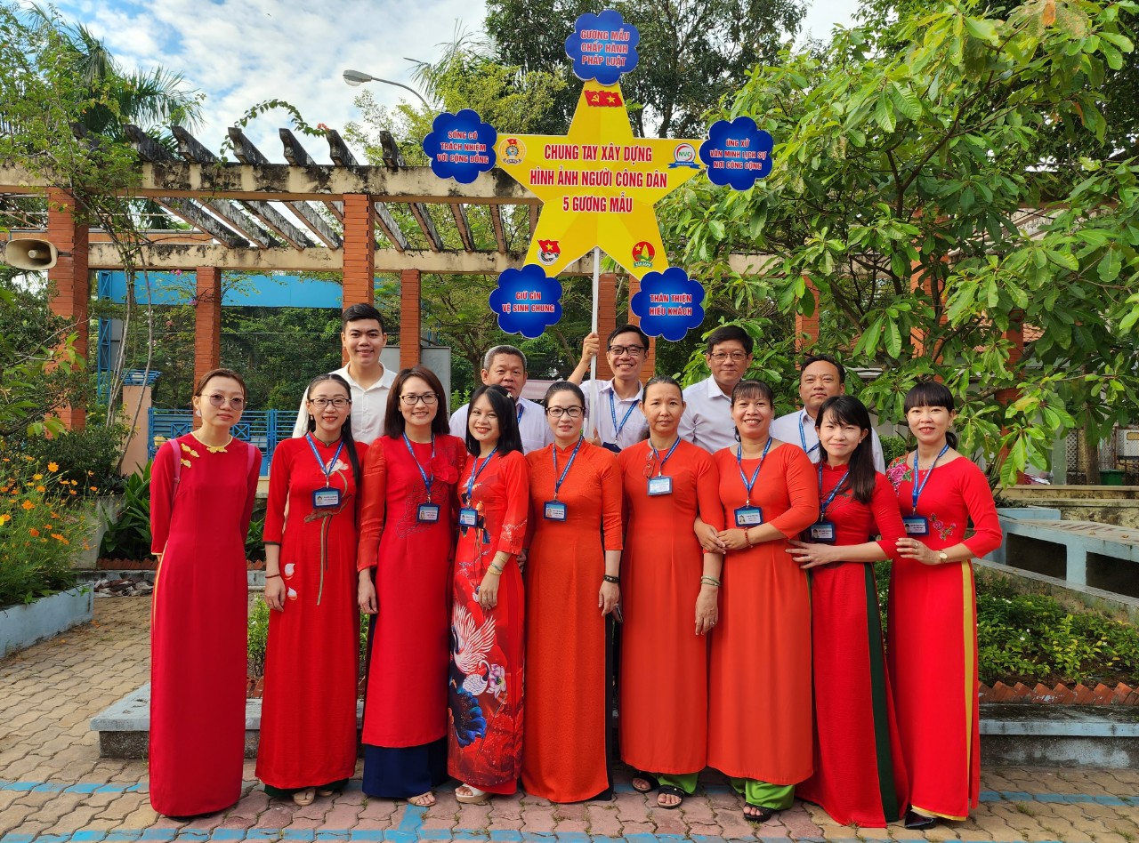 Thực hiện công trình "Người công dân 5 gương mẫu" năm 2022