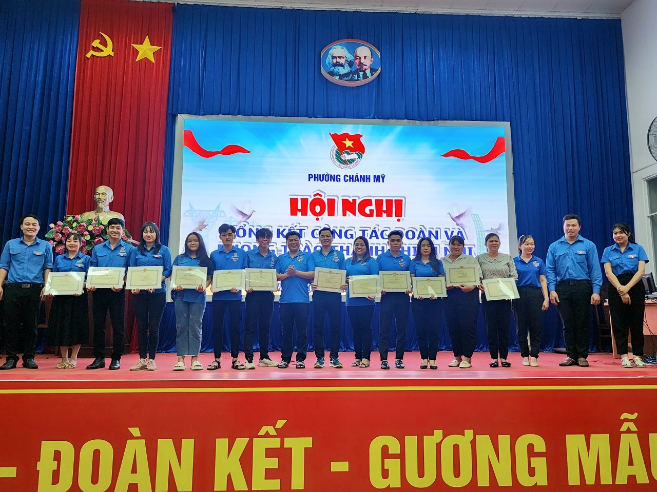 z3926759574345 a114e4c4a8c5514f6841bb990675f417