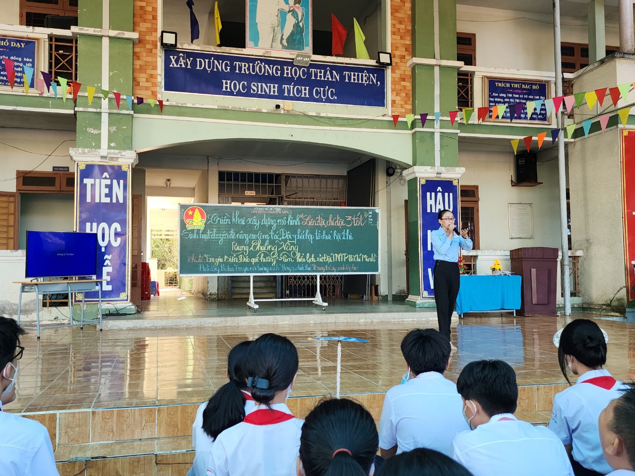 Triển khai xây dựng mô hình "Liên đội, chi đội 3 tốt", sinh hoạt chuyên đề nâng cao công tác Đội và phát động thi đua "Em yêu môi trường xanh" năm học 2022-2023