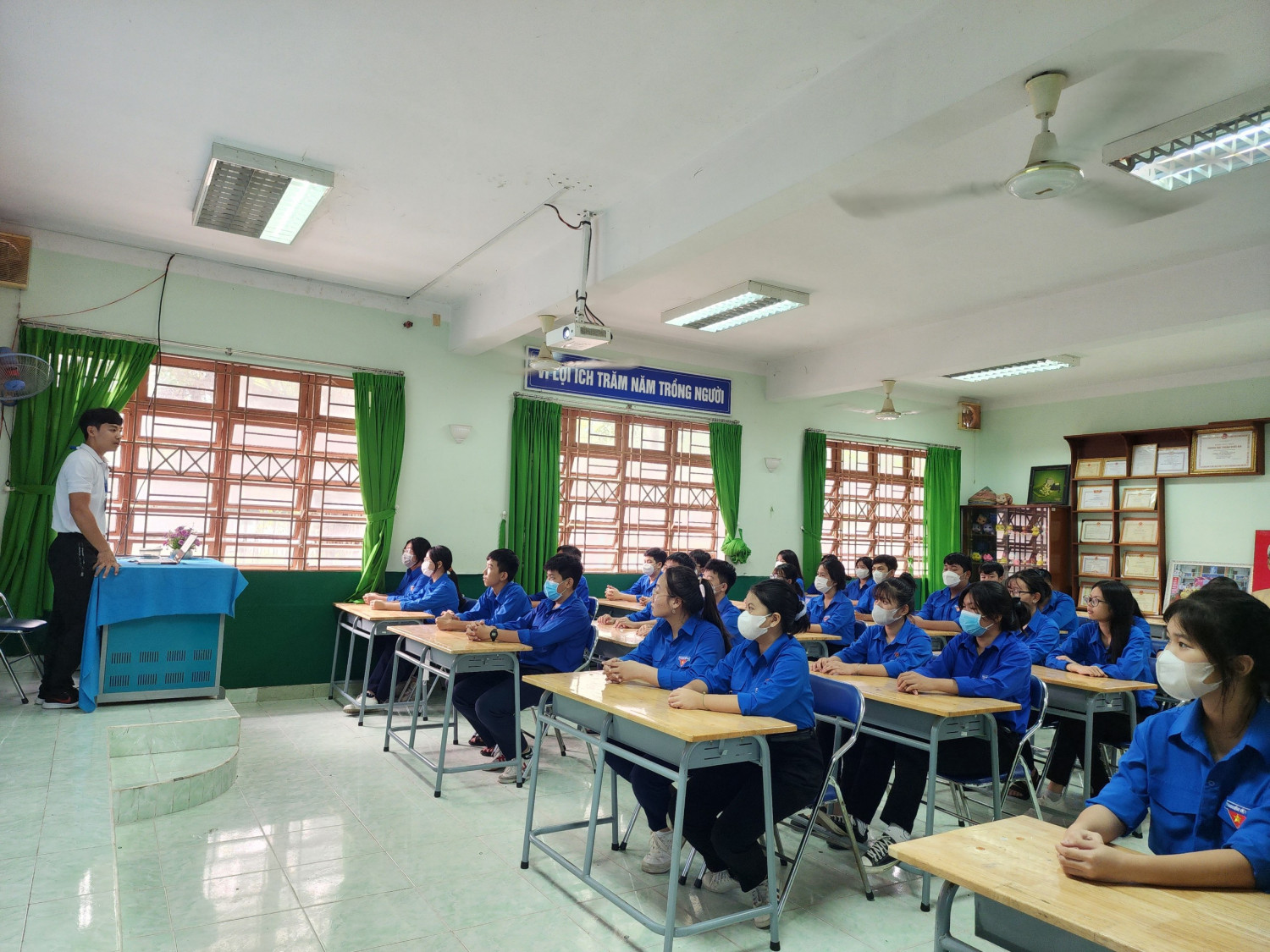 z4282450234713 9bcb097ead7fd1f1d6ce2d85cd236f1a