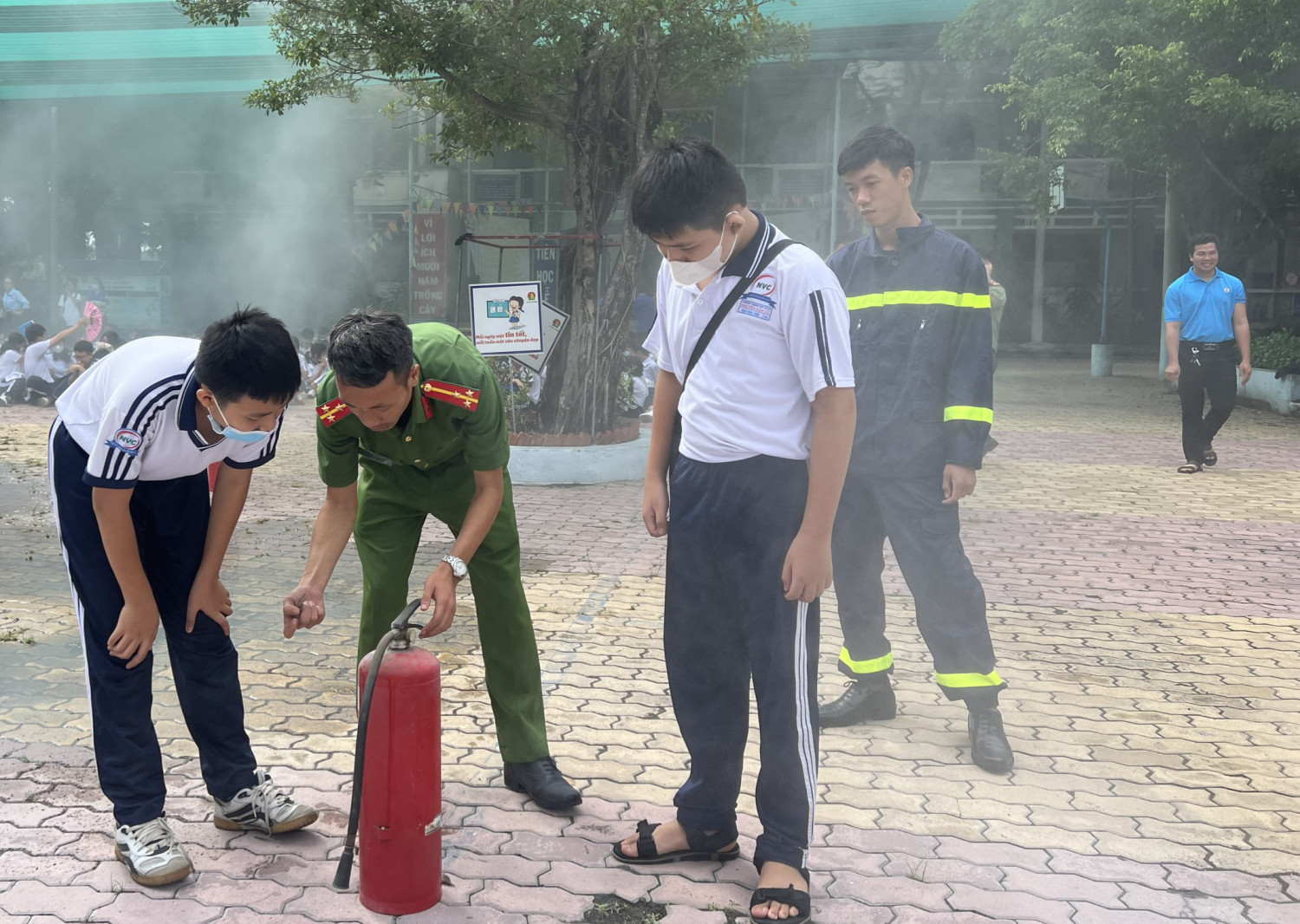 z4429753020059 03f0f3f7e02d5e7d6c12980cdc64289f