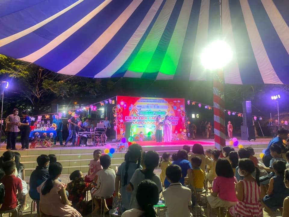 Đêm hội trăng rằm, thắp sáng ước mơ năm 2023