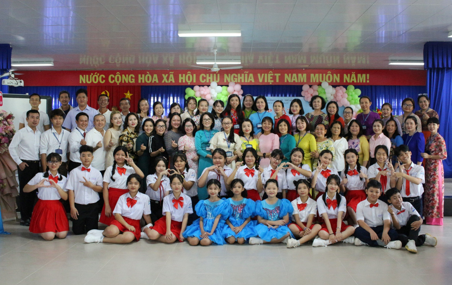 Họp mặt sinh hoạt kỷ niệm 41 năm ngày Nhà giáo Việt Nam (20/11/1982 - 20/11/2023)