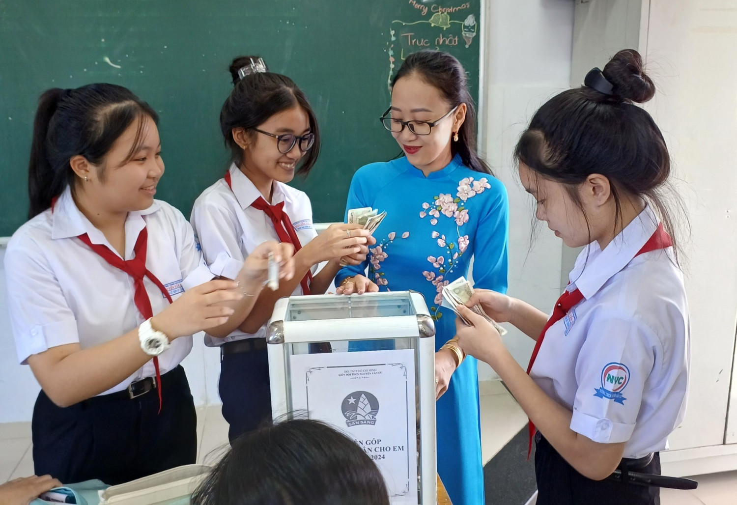 z4999820469332 87ffc8e2706e10735819c1fa16555215