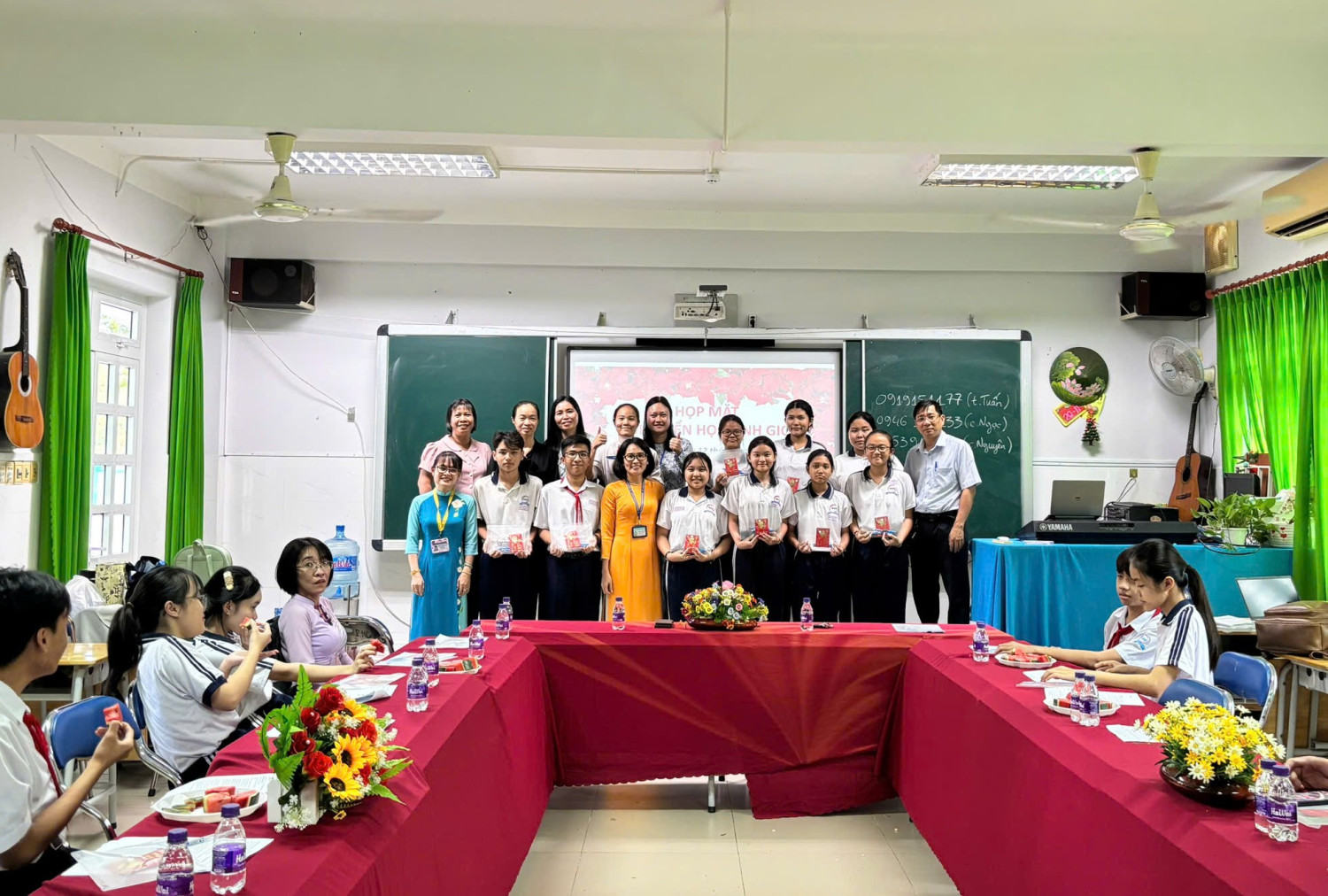 Họp mặt đội tuyển trường THCS Nguyễn Văn Cừ tham dự kì thi học sinh giỏi Olympic cấp tỉnh năm học 2024-2025