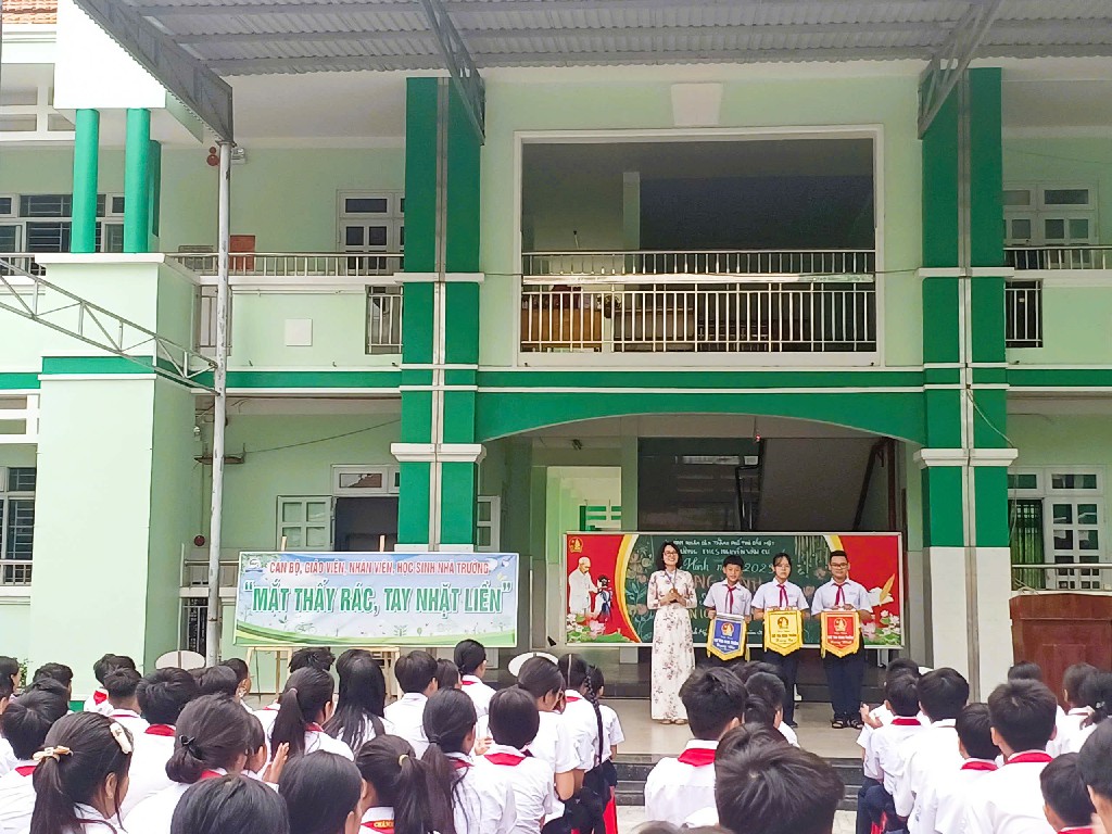 z6415917629605 c624f1694f4448463607f9850dd6d9a5