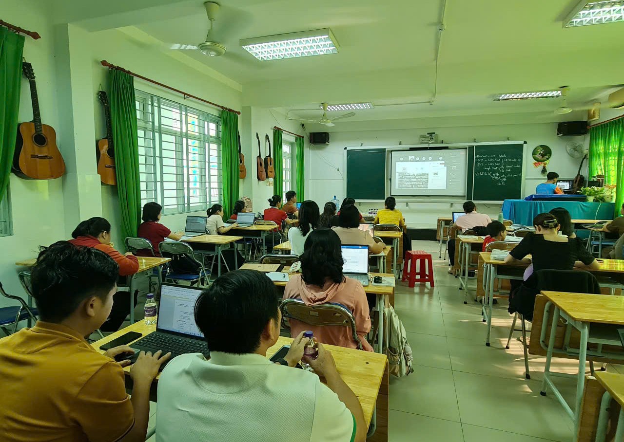 Tập huấn ứng dụng Trí tuệ nhân tạo (AI) trong công tác giảng dạy cho giáo viên mầm non và giáo dục phổ thông năm học 2024-2025