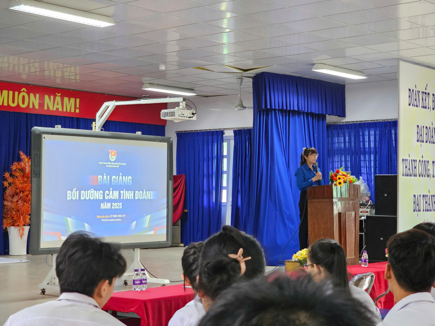 Tổ chức lễ trưởng thành đội, lớp cảm tình đoàn năm học 2024-2025