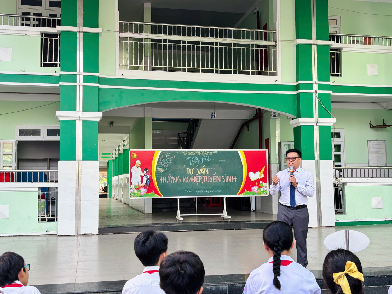 Ngày hội tư vấn hướng nghiệp, tuyển sinh lớp 10 năm học 2025 - 2026