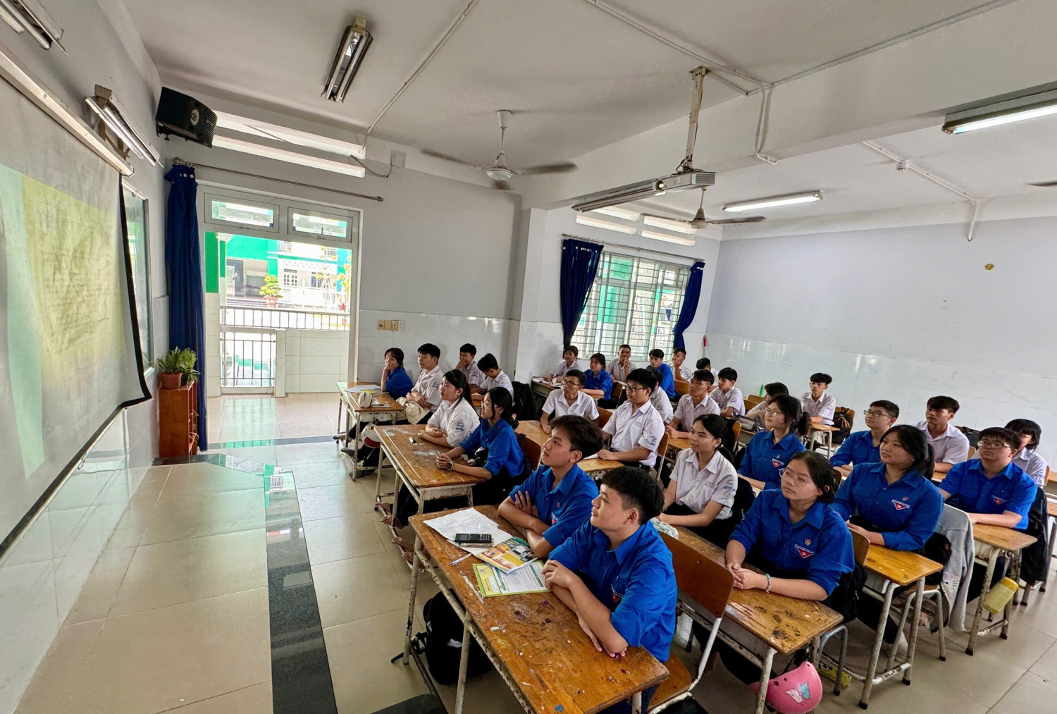 z6472092543687 d6360e4f83603a463335b8f09953b970