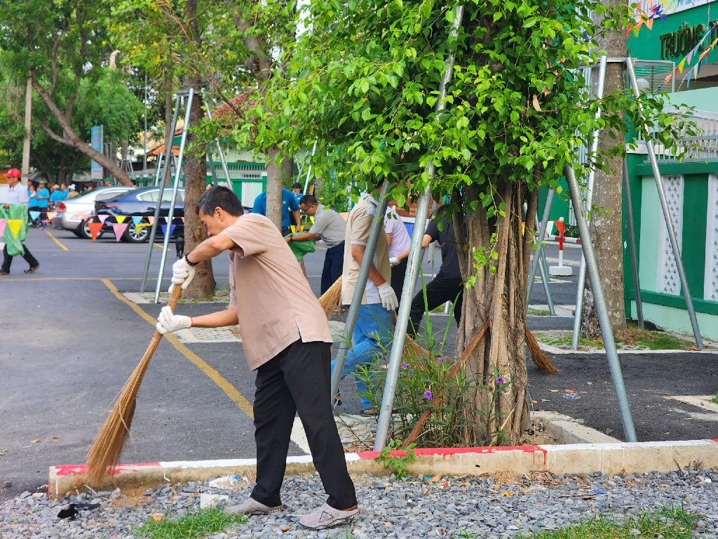 z6521741096692 78b52dd5d057a3e1a7b7054dc22a5cd7