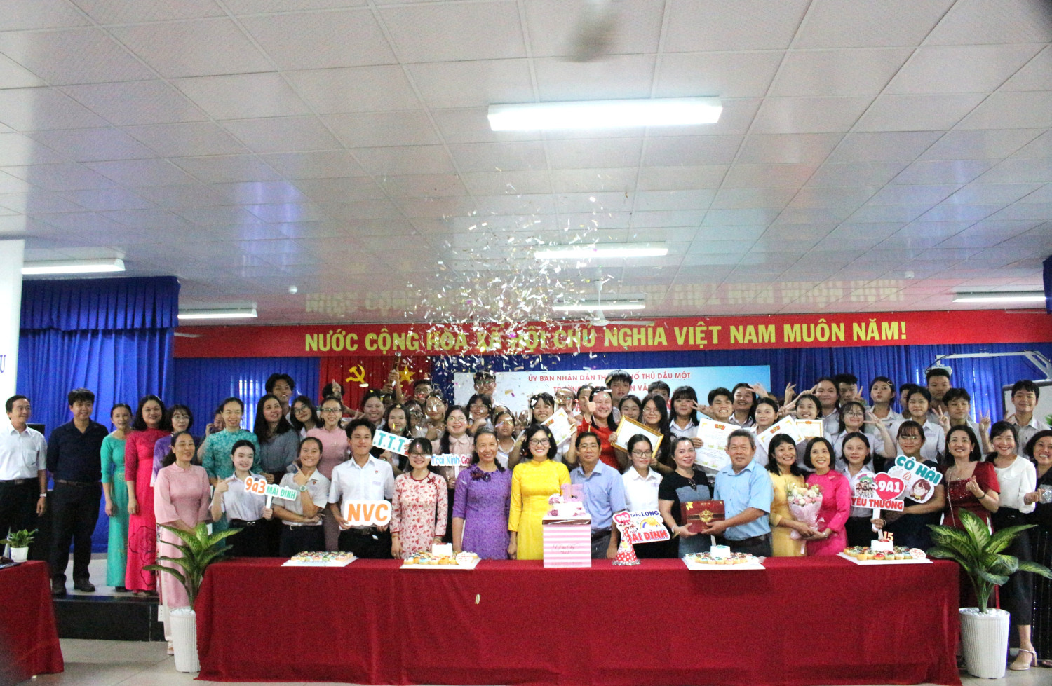 Trường THCS Nguyễn Văn Cừ tổ chức Lễ tri ân và trưởng thành, sinh nhật tuổi 15 niên khóa 2021-2025