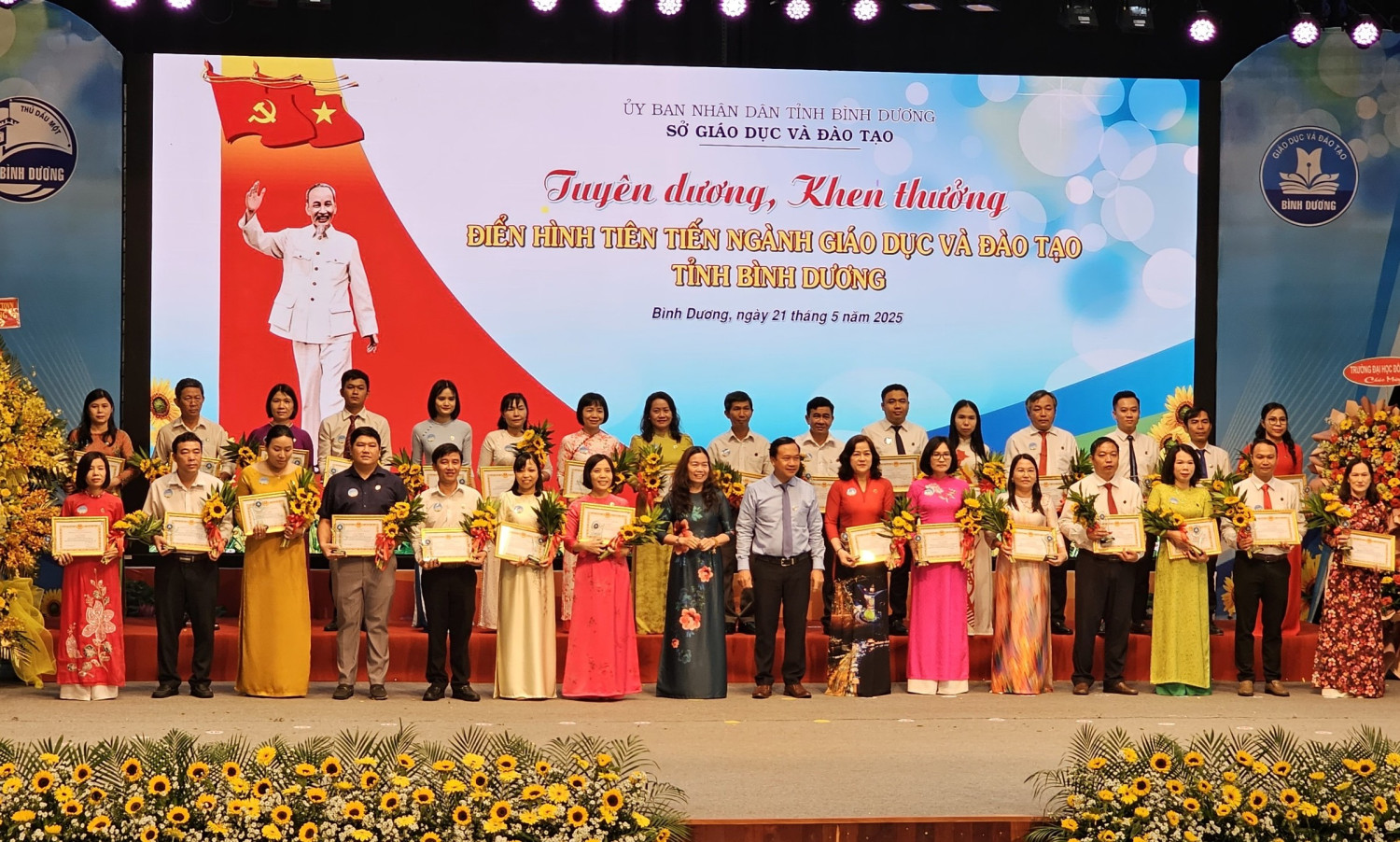 Tham dự Hội nghị điển hình tiên tiến ngành Giáo dục và Đào tạo tỉnh Bình Dương giai đoạn 2025 - 2030