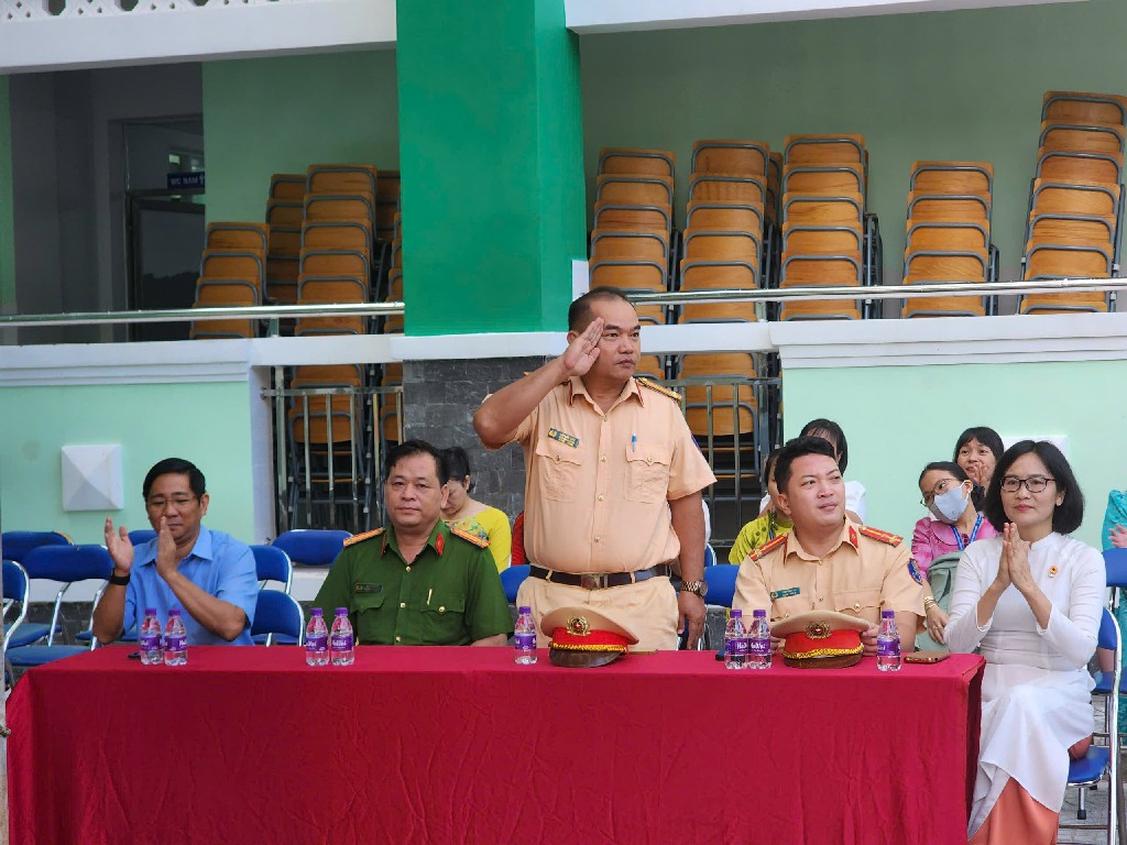 z6629662978595 e6cb6a36cdd83bad98b7fdc62f559c7e