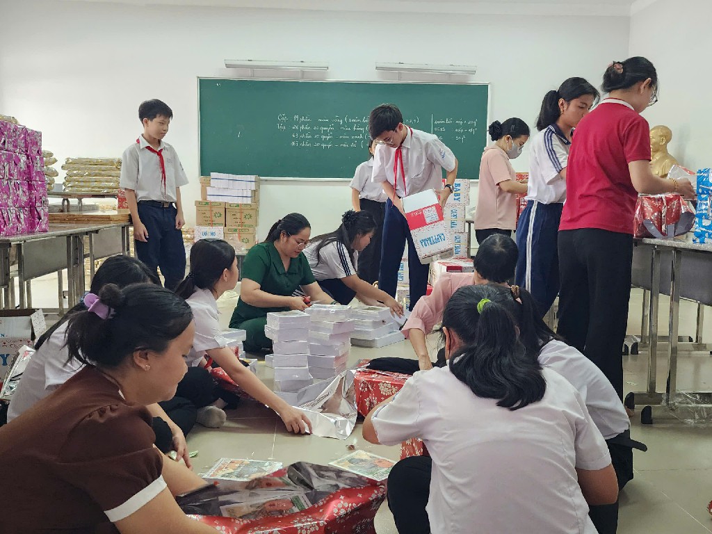 Công tác chuẩn bị Lễ tổng kết năm học 2024 - 2025