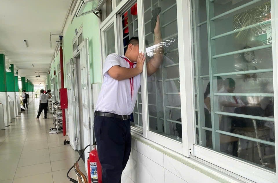 z6630218022477 b77171092cbe019ab1232671cc01152e