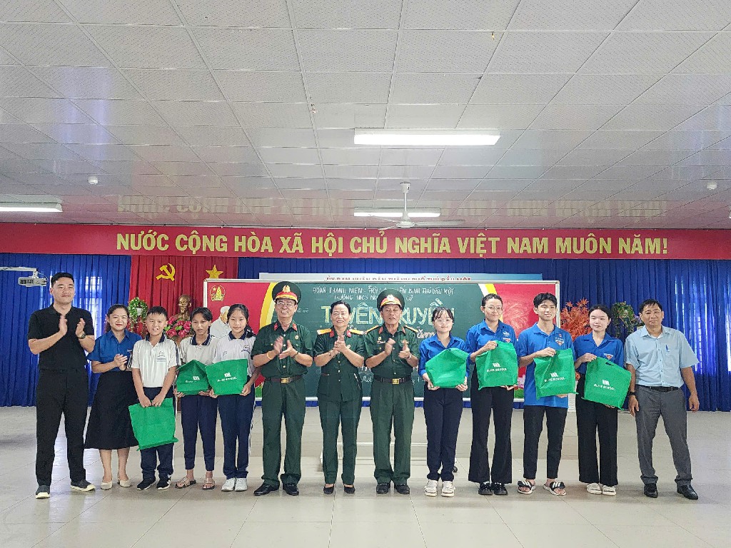 z6805411218216 0405378eea464d76a27073344b7f85c0