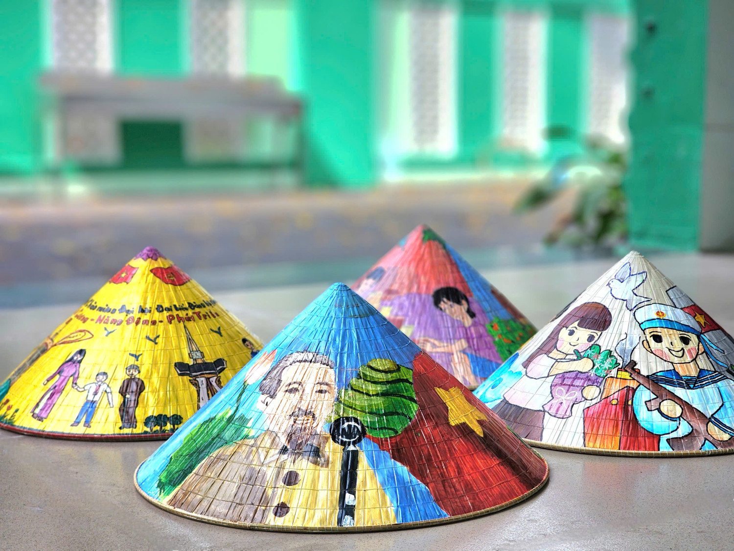 Trường THCS Nguyễn Văn Cừ tham gia Hội thi “Vẽ tranh trên Nón Lá” Chào mừng Đại hội Đại biểu Đảng bộ phường Thủ Dầu Một lần thứ I, nhiệm kỳ 2025-2030