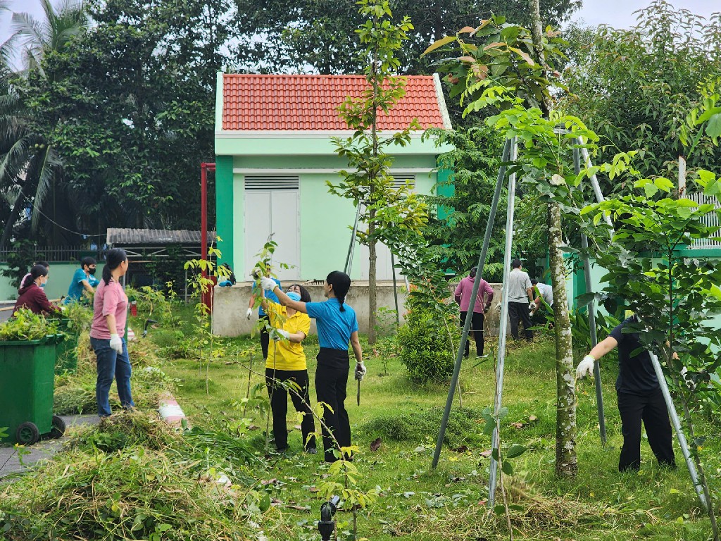 z7008215823069 fa40e6369883310fde5408828be03616