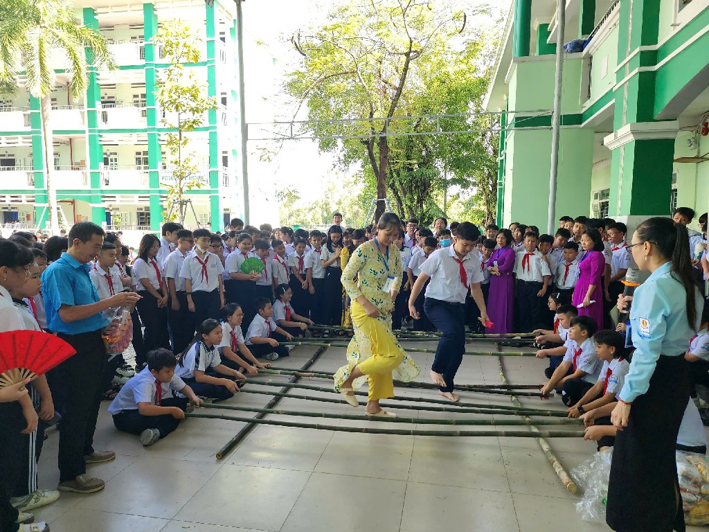 z7137749508828 d435f3f595aa9bc3cd10369cfcb555f9