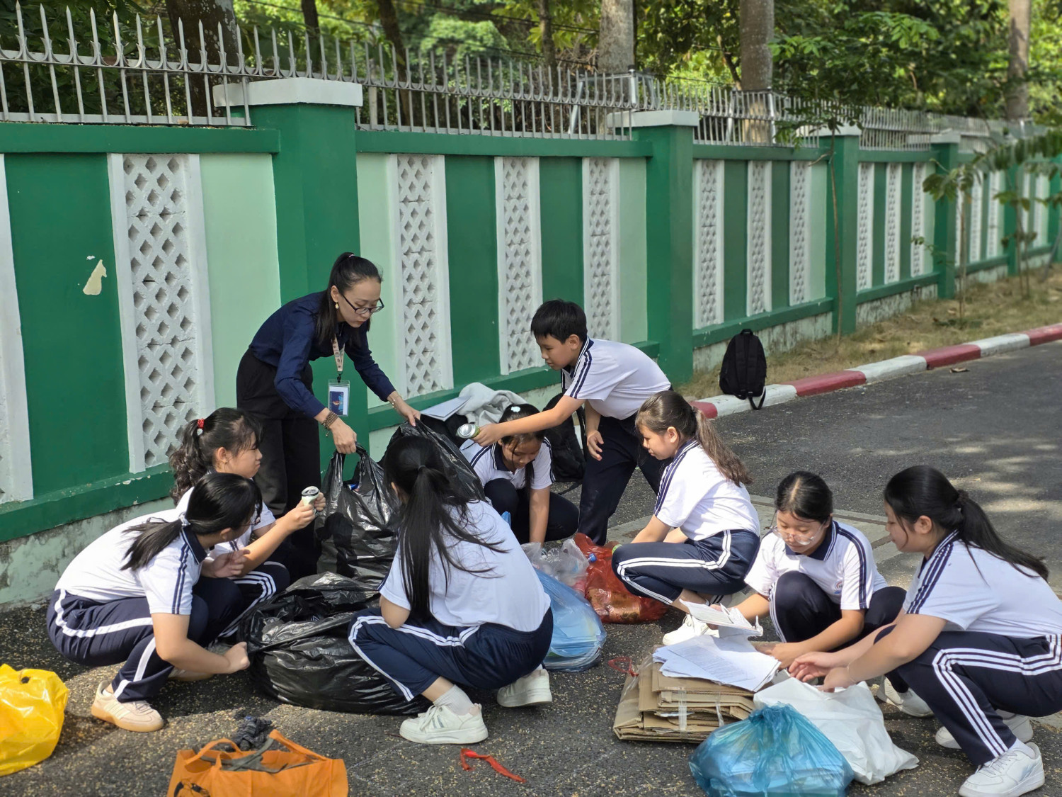 Liên đội THCS Nguyễn Văn Cừ triển khai phong trào "Kế hoạch nhỏ" đến học sinh cùng thực hiện năm học 2025 - 2026