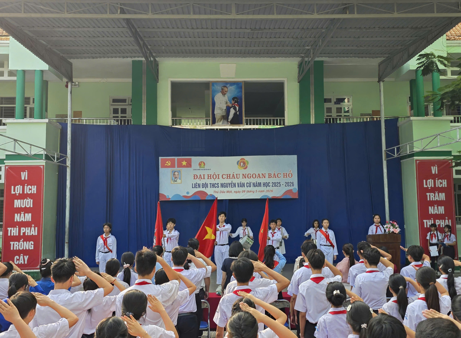 Đại hội Cháu ngoan Bác Hồ và Lễ kết nạp đoàn đợt 2 năm học 2025 - 2026